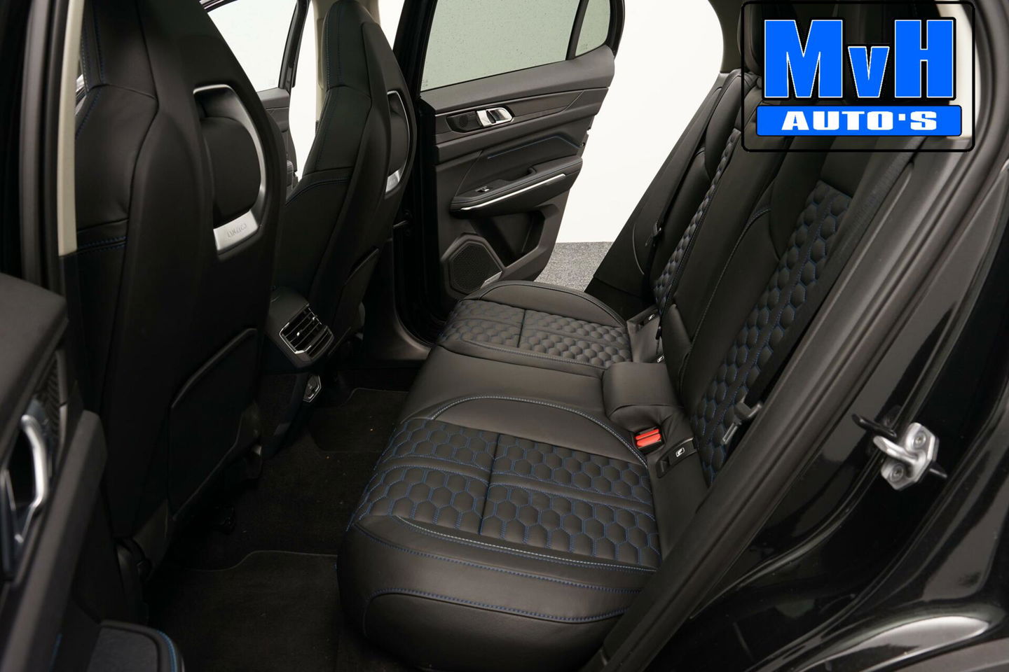 Lynk & Co 01 1.5 Hybride|LEER|FULL BLACK XXL|TREKHAAK|NAP