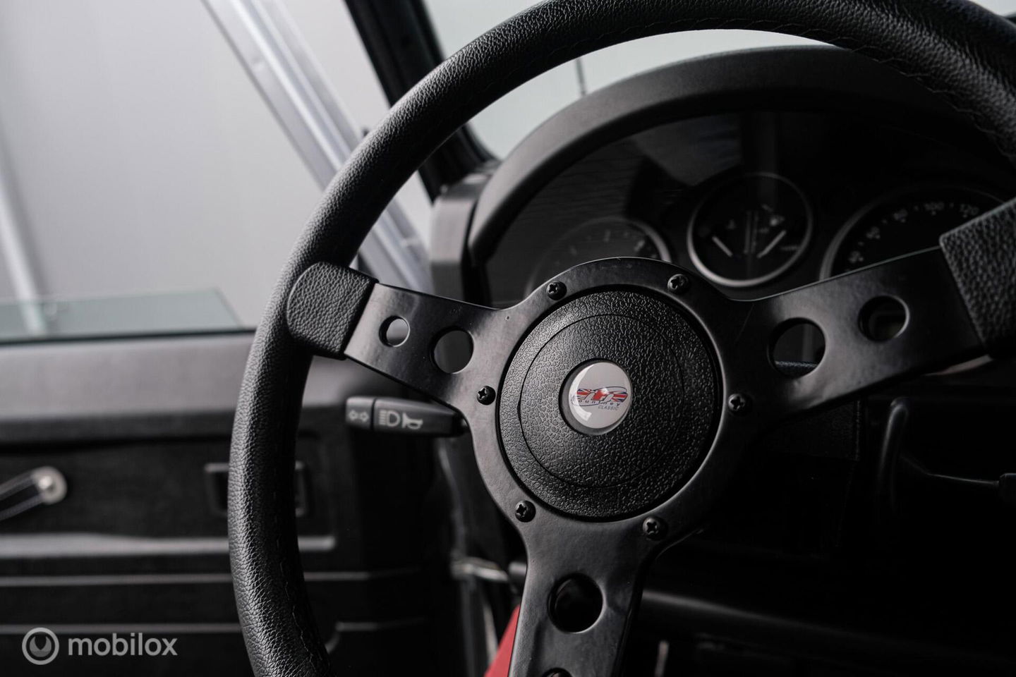 Land Rover Defender 90 2.4 TD | youngtimer | Lage km stand | airco | Stoelverwarming | sawtooth | led | rijklaarprijs |