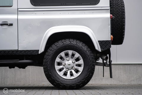Land Rover Defender 90 2.4 TD | youngtimer | Lage km stand | airco | Stoelverwarming | sawtooth | led | rijklaarprijs |