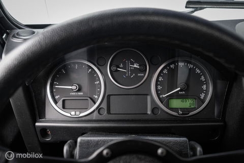Land Rover Defender 90 2.4 TD | youngtimer | Lage km stand | airco | Stoelverwarming | sawtooth | led | rijklaarprijs |