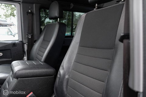 Land Rover Defender 90 2.4 TD | youngtimer | Lage km stand | airco | Stoelverwarming | sawtooth | led | rijklaarprijs |