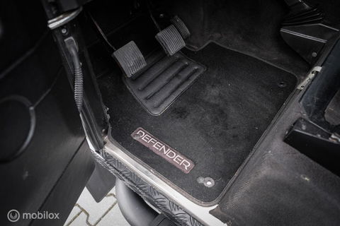 Land Rover Defender 90 2.4 TD | youngtimer | Lage km stand | airco | Stoelverwarming | sawtooth | led | rijklaarprijs |