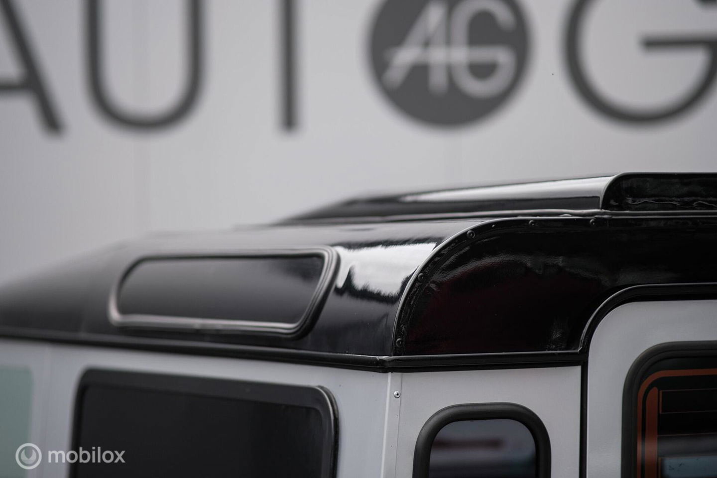 Land Rover Defender 90 2.4 TD | youngtimer | Lage km stand | airco | Stoelverwarming | sawtooth | led | rijklaarprijs |