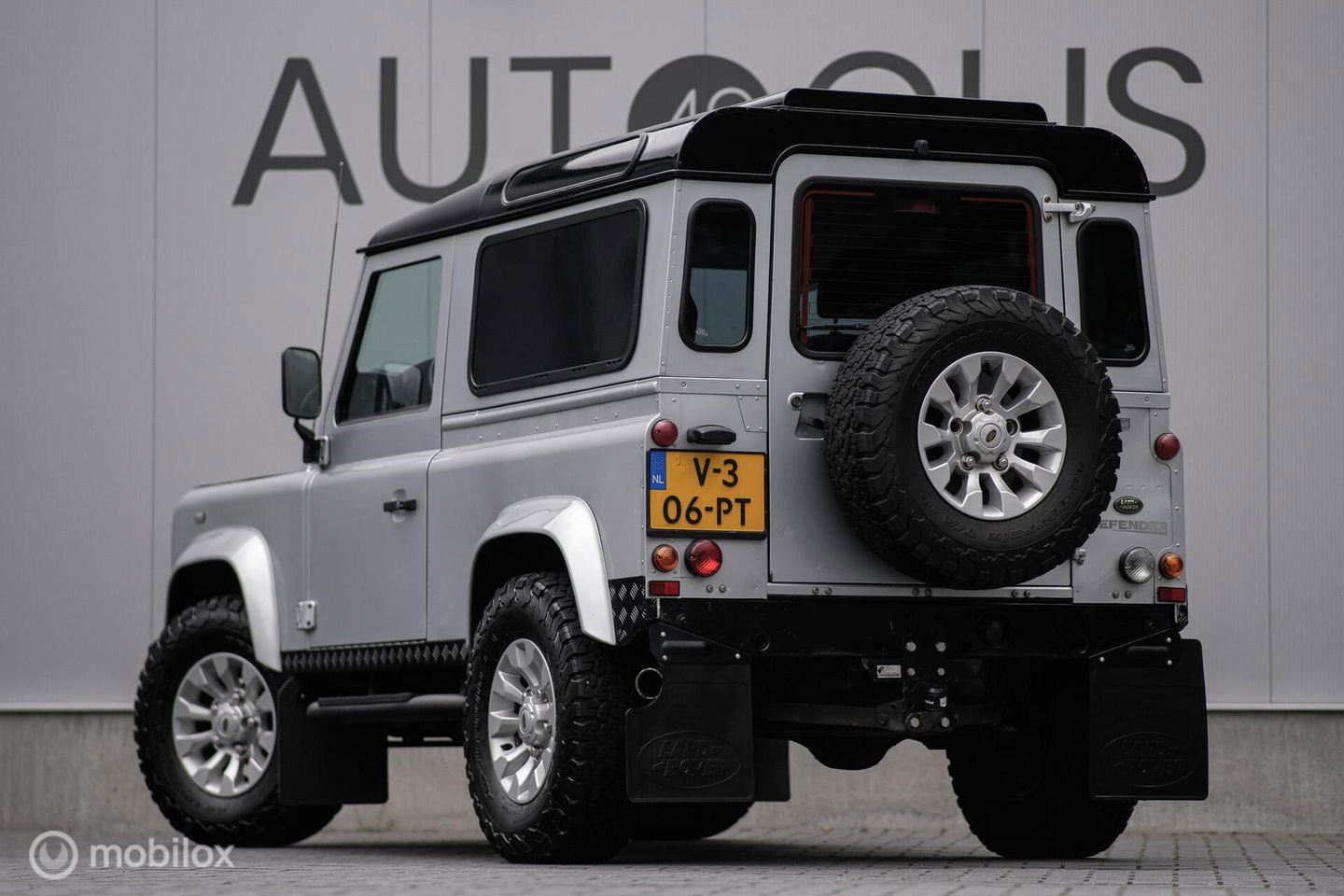 Land Rover Defender 90 2.4 TD | youngtimer | Lage km stand | airco | Stoelverwarming | sawtooth | led | rijklaarprijs |
