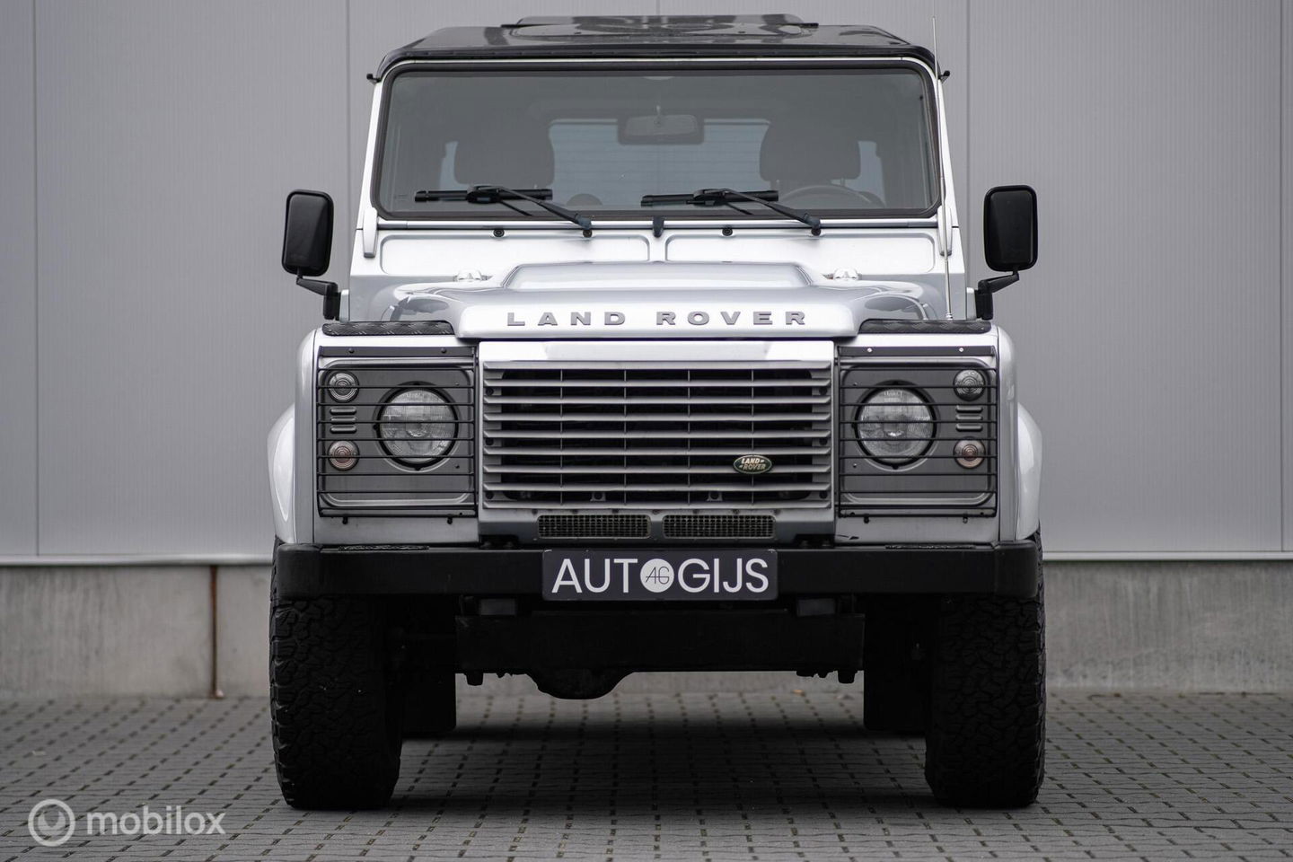 Land Rover Defender 90 2.4 TD | youngtimer | Lage km stand | airco | Stoelverwarming | sawtooth | led | rijklaarprijs |