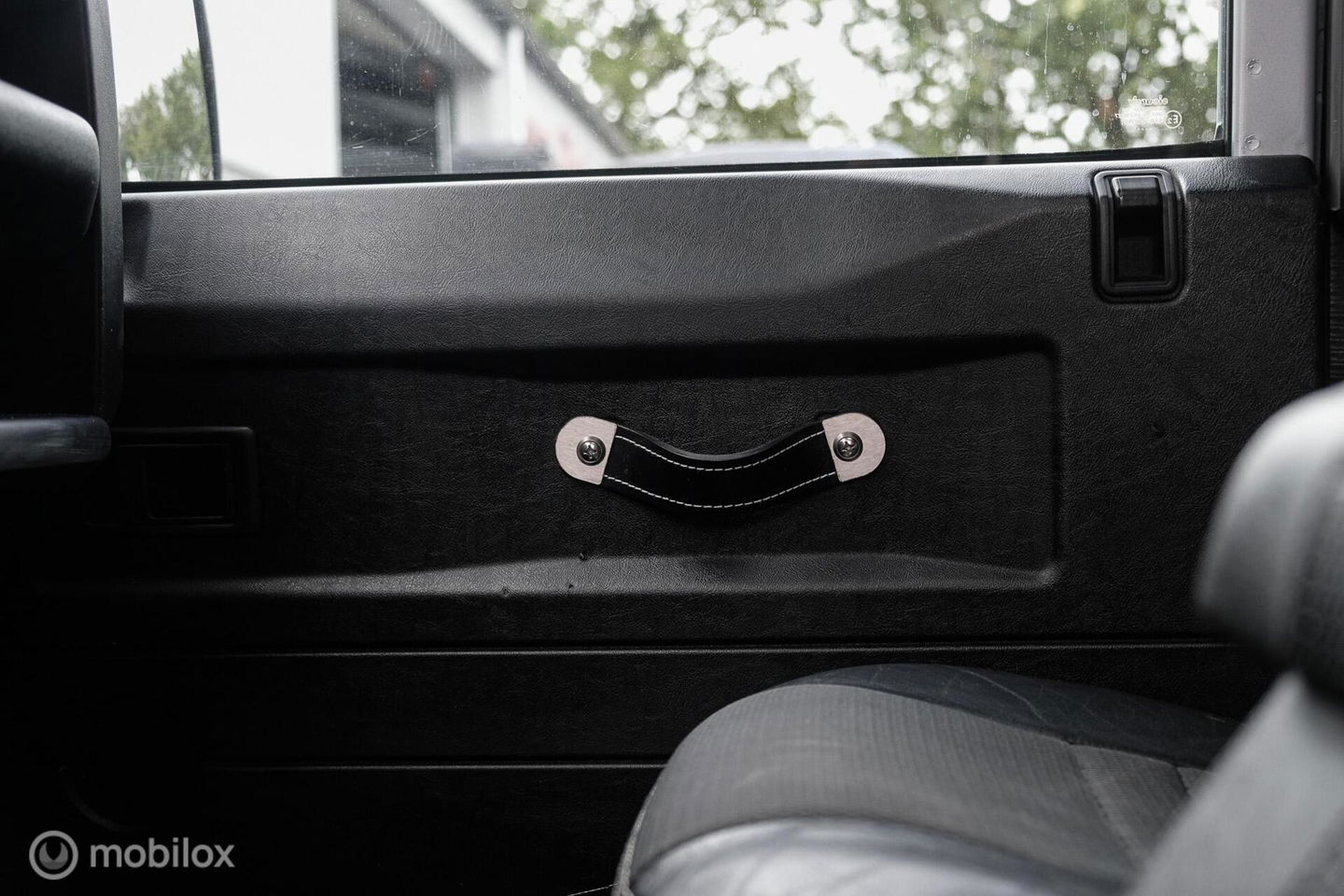 Land Rover Defender 90 2.4 TD | youngtimer | Lage km stand | airco | Stoelverwarming | sawtooth | led | rijklaarprijs |