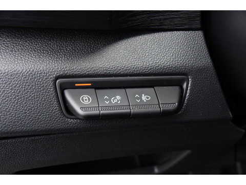 Renault Trafic 2.0 170 L2H1 Extra DC Facelift! 3 x Leverbaar, Virtual, Cruise, Carplay, Stoelverwarming, Clima, Automaat, LED, 170PK, 2 x Schuifdeur, Uniek!