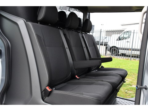 Renault Trafic 2.0 170 L2H1 Extra DC Facelift! 3 x Leverbaar, Virtual, Cruise, Carplay, Stoelverwarming, Clima, Automaat, LED, 170PK, 2 x Schuifdeur, Uniek!