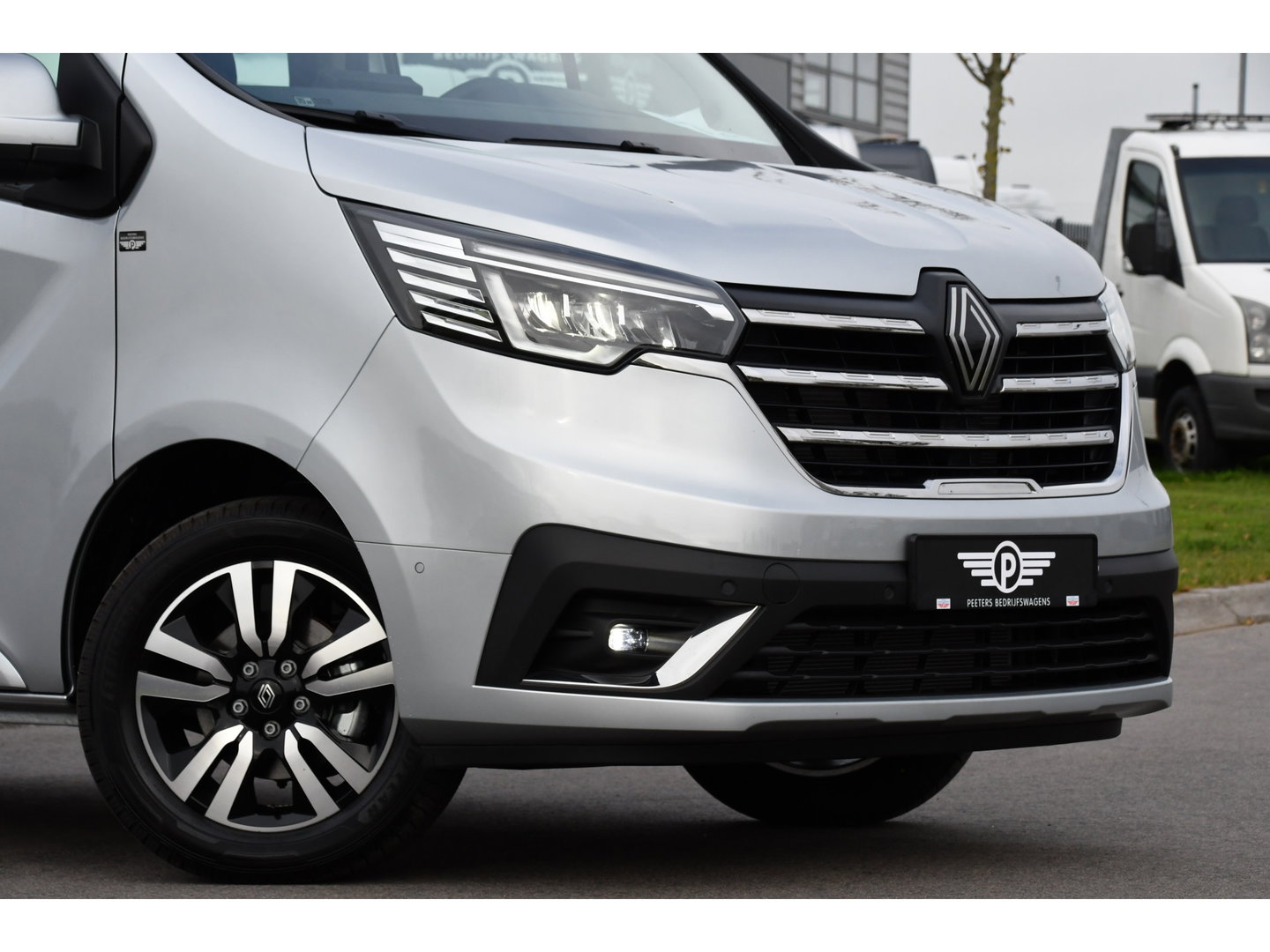Renault Trafic 2.0 170 L2H1 Extra DC Facelift! 3 x Leverbaar, Virtual, Cruise, Carplay, Stoelverwarming, Clima, Automaat, LED, 170PK, 2 x Schuifdeur, Uniek!