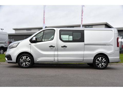 Renault Trafic 2.0 170 L2H1 Extra DC Facelift! 3 x Leverbaar, Virtual, Cruise, Carplay, Stoelverwarming, Clima, Automaat, LED, 170PK, 2 x Schuifdeur, Uniek!