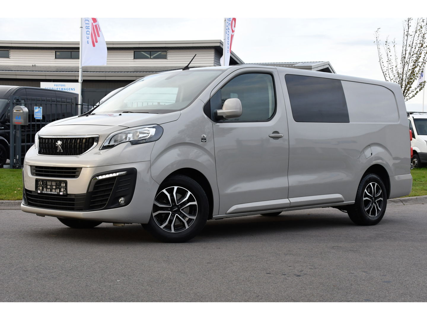 Peugeot Expert 2.0 BlueHDI L3 DC 180 PB Edition 360 Camera, Cruise, Carplay, NAVI, 177pk, Automaat, Multimedia, Trekhaak, Uniek!