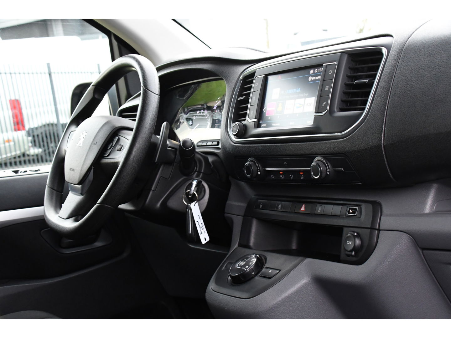 Peugeot Expert 2.0 BlueHDI L3 DC 180 PB Edition 360 Camera, Cruise, Carplay, NAVI, 177pk, Automaat, Multimedia, Trekhaak, Uniek!