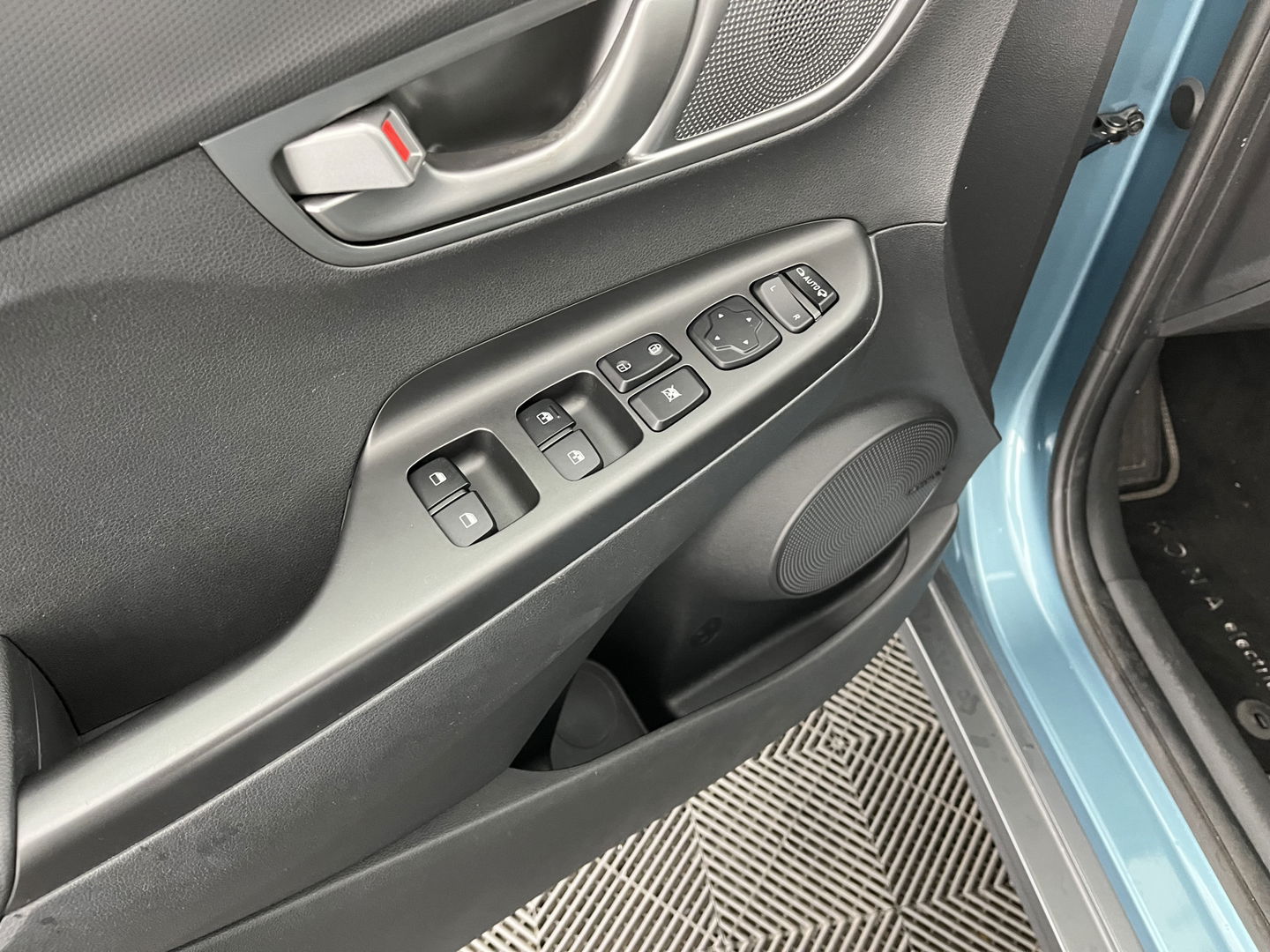 Hyundai KONA EV Fashion 64 kWh [ 3-Fase ] { SOH-100% } (INCL-BTW) Aut.*PANO | KRELL-AUDIO | HEAD-UP | NAVI-FULLMAP | KEYLESS | SHIFT-PADDLES | LANE-ASSIST | BLIND-SPOT | CAMERA | DAB | ECC | PDC | ADAPTIVE-CRUISE | COMFORT-SEATS | 17"ALU*