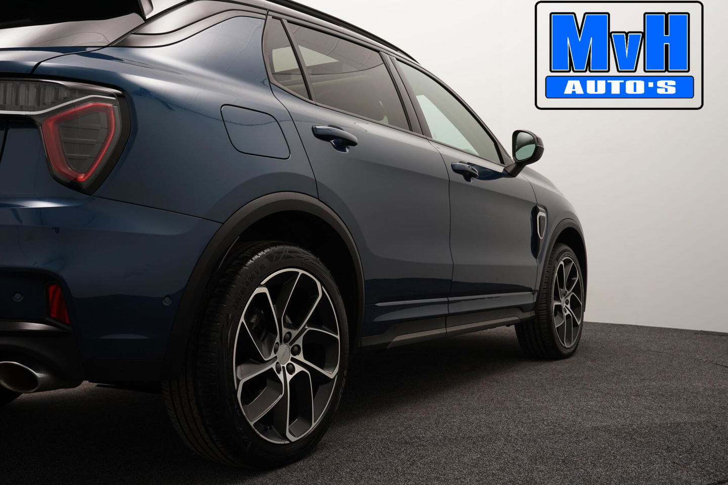 Lynk & Co 01 1.5 Plug-in Hybride|FULL BLACK|360°CAM|PANO|NAP