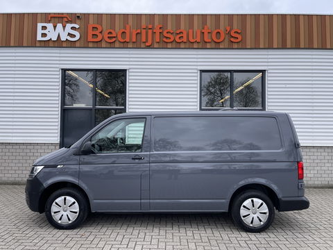 Volkswagen Transporter 2.0 TDI L1H1 26 Economy Business / vaste prijs rijklaar € 17.950 ex btw / lease vanaf € 302 / euro 6 / bpm vrij / airco / cruise / achterdeuren / bijrijdersbank / pdc achter !