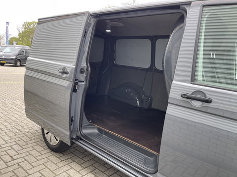 Volkswagen Transporter 2.0 TDI L1H1 26 Economy Business / vaste prijs rijklaar € 17.950 ex btw / lease vanaf € 302 / euro 6 / bpm vrij / airco / cruise / achterdeuren / bijrijdersbank / pdc achter !