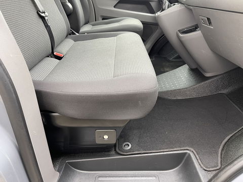 Volkswagen Transporter 2.0 TDI L1H1 26 Economy Business / vaste prijs rijklaar € 17.950 ex btw / lease vanaf € 302 / euro 6 / bpm vrij / airco / cruise / achterdeuren / bijrijdersbank / pdc achter !