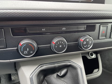 Volkswagen Transporter 2.0 TDI L1H1 26 Economy Business / vaste prijs rijklaar € 17.950 ex btw / lease vanaf € 302 / euro 6 / bpm vrij / airco / cruise / achterdeuren / bijrijdersbank / pdc achter !