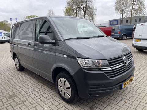 Volkswagen Transporter 2.0 TDI L1H1 26 Economy Business / vaste prijs rijklaar € 17.950 ex btw / lease vanaf € 302 / euro 6 / bpm vrij / airco / cruise / achterdeuren / bijrijdersbank / pdc achter !