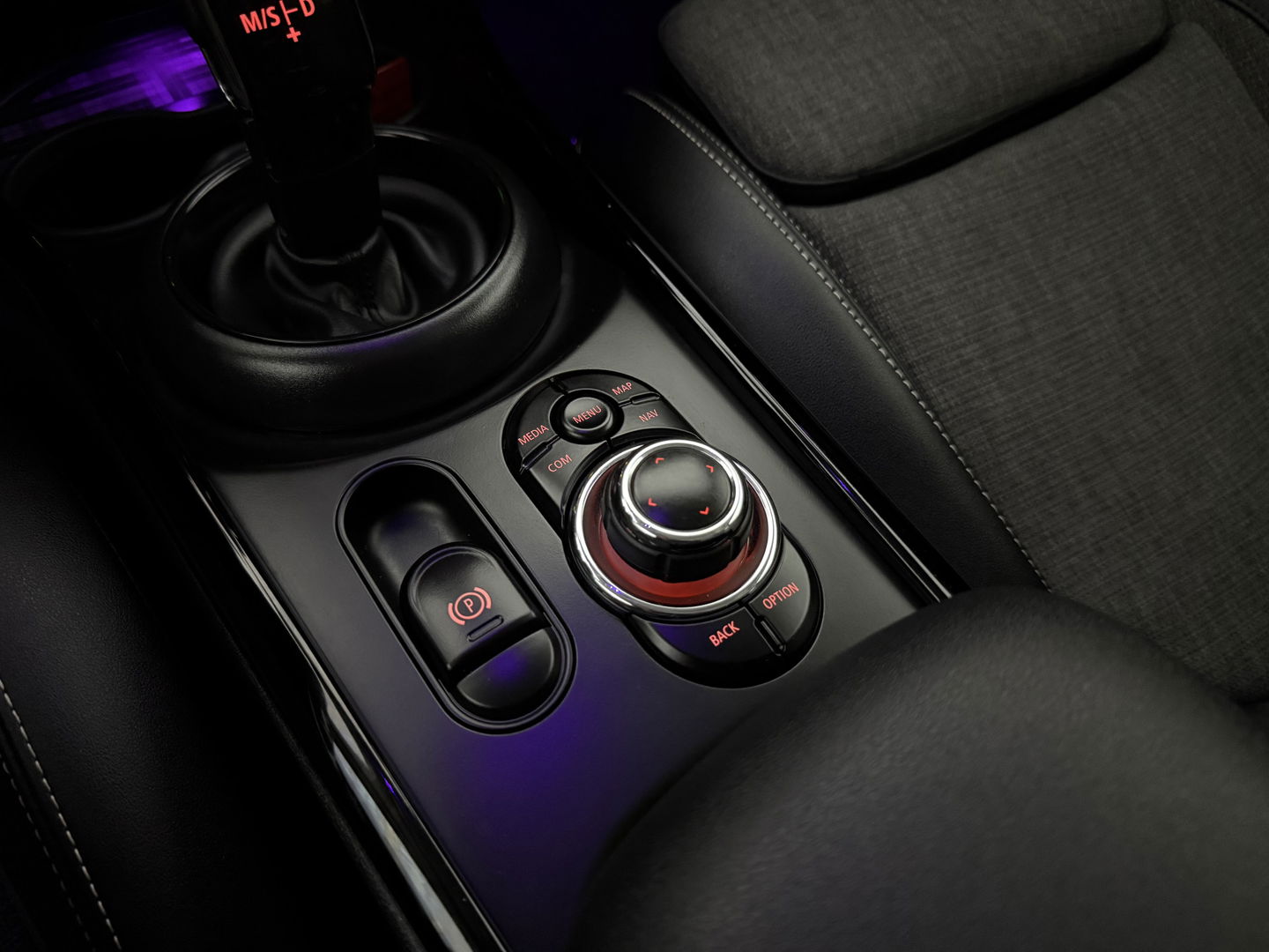 MINI Clubman 1.5 Cooper Classic | Virtual | Sfeerverl. | Camera | LED | Cruise | Navi | Stoelverw. | Parkeersens.