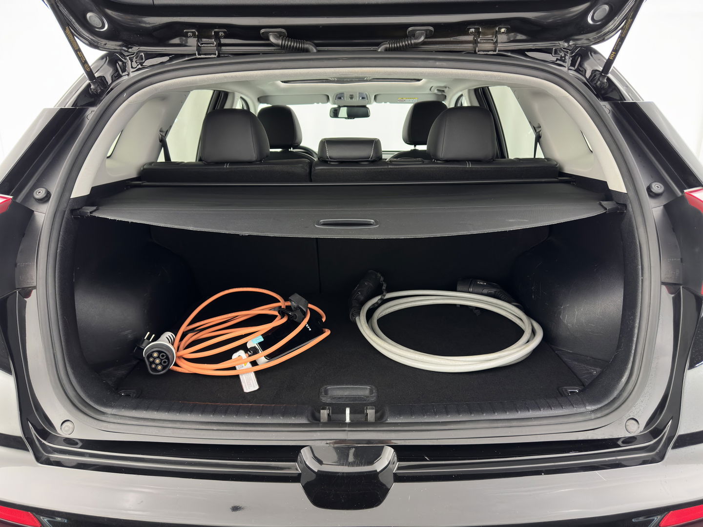 Kia e-Niro DynamicPlusLine 64 kWh [ 3-Fase ] {SOH-96%} (INCL-BTW) Aut.*PANO | LEATHER-FABRIC | FULL-LED | NAVI-FULLMAP | DAB+ | ADAPTIVE-CRUISE | CAMERA | HEATED-COMFORTSEATS | KEYLESS | DIGI-COCKPIT | SHIFT-PADDLES | CARPLAY | LANE-ASSIST | ...