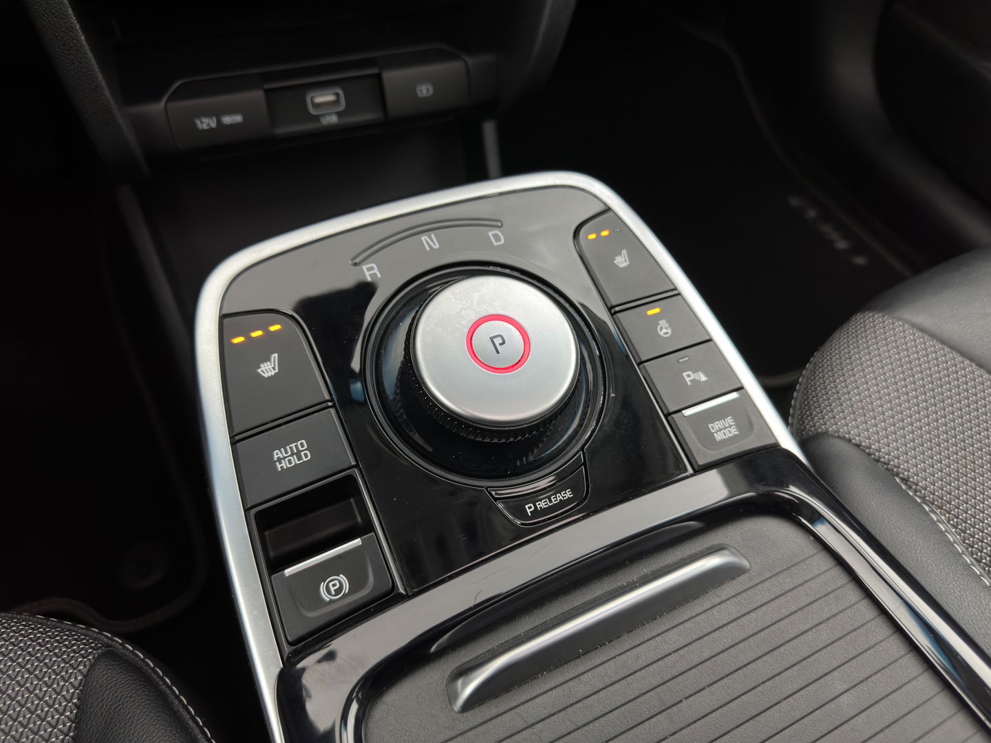 Kia e-Niro DynamicPlusLine 64 kWh {SOH-95%} [ 3-Fase ] (INCL-BTW) Aut.*PANO | LEATHER-FABRIC | FULL-LED | NAVI-FULLMAP | DAB+ | ADAPT.CRUISE | CAMERA | HEATED-COMFORTSEATS | KEYLESS | DIGI-COCKPIT | SHIFT-PADDLES | CARPLAY | LANE-ASSIST | 17"ALU*