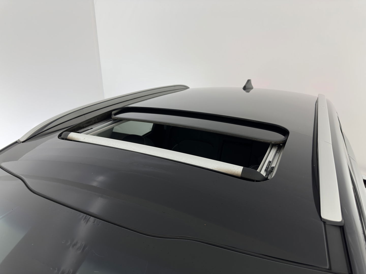 Kia e-Niro DynamicPlusLine 64 kWh {SOH-95%} [ 3-Fase ] (INCL-BTW) Aut.*PANO | LEATHER-FABRIC | FULL-LED | NAVI-FULLMAP | DAB+ | ADAPT.CRUISE | CAMERA | HEATED-COMFORTSEATS | KEYLESS | DIGI-COCKPIT | SHIFT-PADDLES | CARPLAY | LANE-ASSIST | 17"ALU*