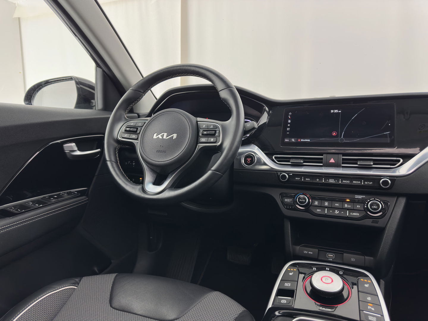 Kia e-Niro DynamicPlusLine 64 kWh [ 3-Fase ] {SOH-96%} (INCL-BTW) Aut.*PANO | LEATHER-FABRIC | FULL-LED | NAVI-FULLMAP | DAB+ | ADAPTIVE-CRUISE | CAMERA | HEATED-COMFORTSEATS | KEYLESS | DIGI-COCKPIT | SHIFT-PADDLES | CARPLAY | LANE-ASSIST | ...