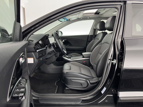 Kia e-Niro DynamicPlusLine 64 kWh {SOH-95%} [ 3-Fase ] (INCL-BTW) Aut.*PANO | LEATHER-FABRIC | FULL-LED | NAVI-FULLMAP | DAB+ | ADAPT.CRUISE | CAMERA | HEATED-COMFORTSEATS | KEYLESS | DIGI-COCKPIT | SHIFT-PADDLES | CARPLAY | LANE-ASSIST | 17"ALU*
