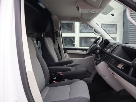 Volkswagen Transporter 2.0 TDI 150pk Euro 6 Automaat L2 Lang - Bw Inrichting - Trekhaak - Camera - Cruise