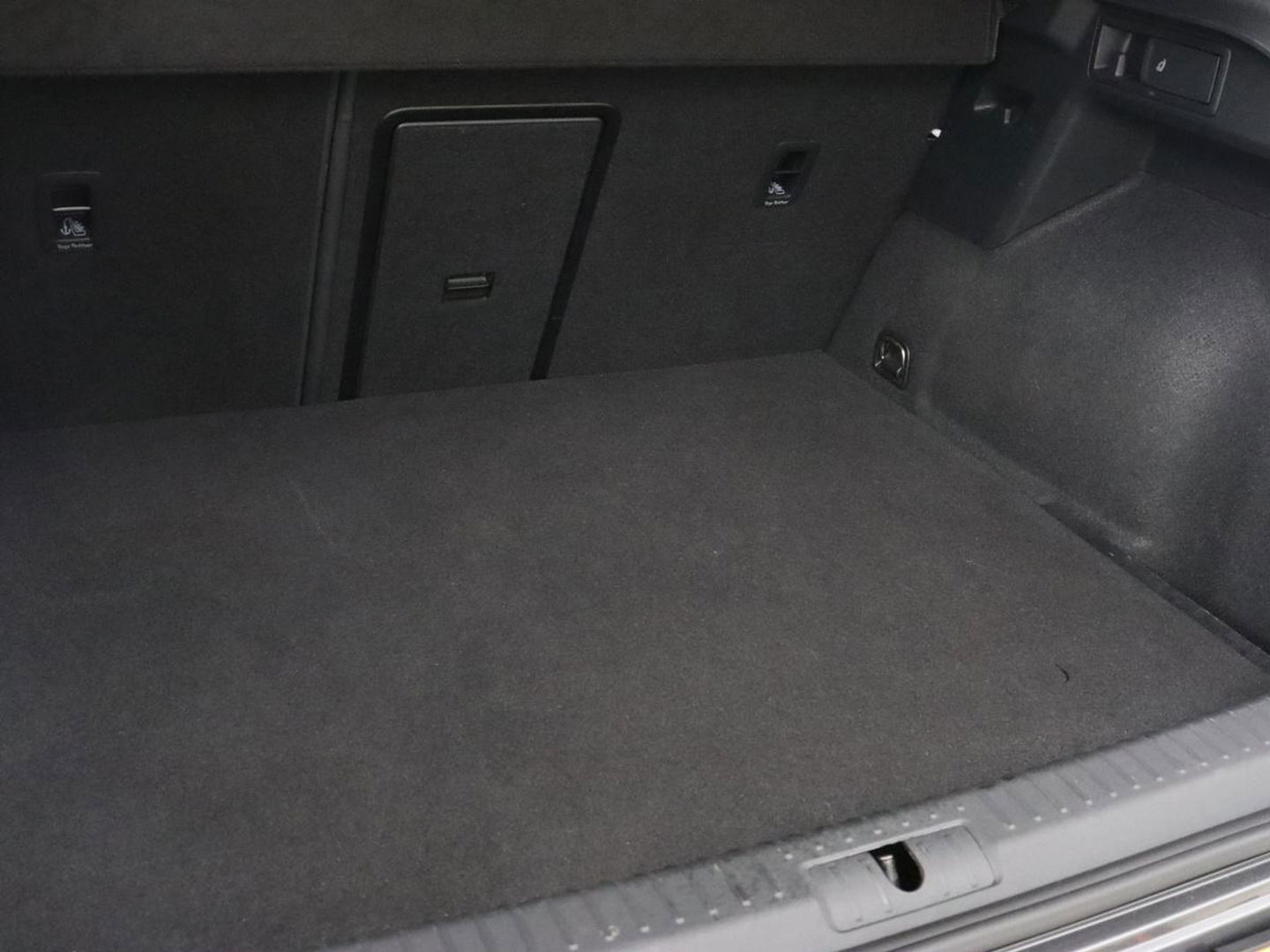 CUPRA Formentor 1.4 eHybrid VZ | 245pk | Stoelverwarming | 360 Camera | Adaptive cruise | Carplay | Navigatie | Sfeerverlichting | Keyless | Sportstoelen | Memory | PHEV | Plug In