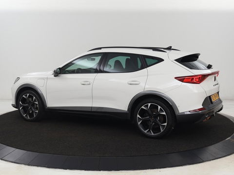 CUPRA Formentor 1.4 eHybrid VZ | 245pk | Stoelverwarming | 360 Camera | Adaptive cruise | Carplay | Navigatie | Sfeerverlichting | Keyless | Sportstoelen | Memory | PHEV | Plug In