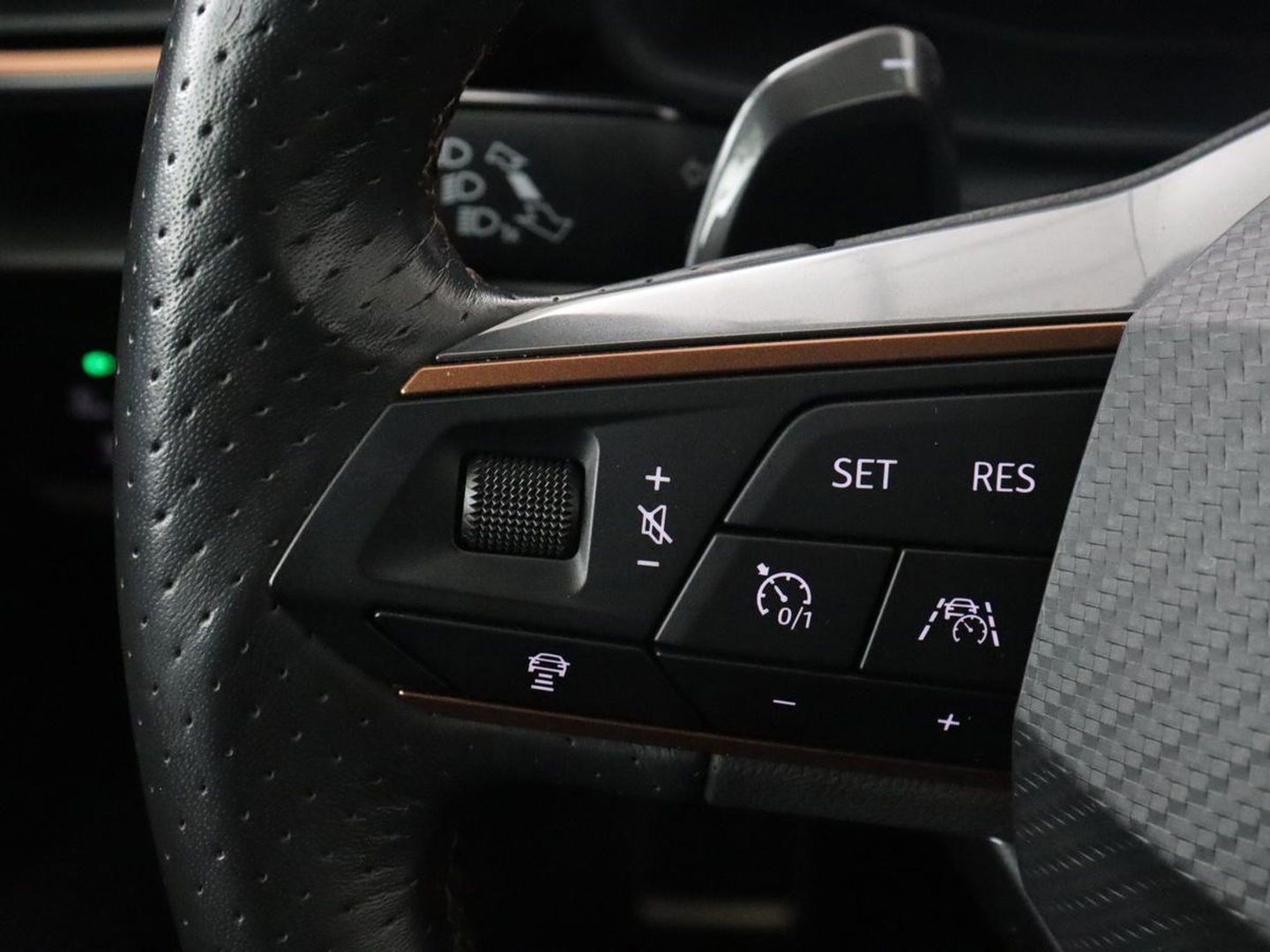 CUPRA Formentor 1.4 eHybrid VZ | 245pk | Stoelverwarming | 360 Camera | Adaptive cruise | Carplay | Navigatie | Sfeerverlichting | Keyless | Sportstoelen | Memory | PHEV | Plug In