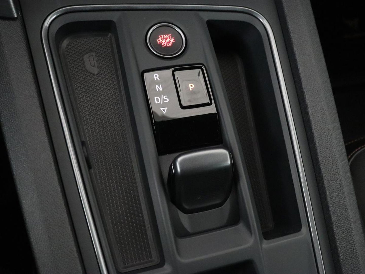 CUPRA Formentor 1.4 eHybrid VZ | 245pk | Stoelverwarming | 360 Camera | Adaptive cruise | Carplay | Navigatie | Sfeerverlichting | Keyless | Sportstoelen | Memory | PHEV | Plug In