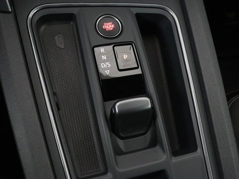 CUPRA Formentor 1.4 eHybrid VZ | 245pk | Stoelverwarming | 360 Camera | Adaptive cruise | Carplay | Navigatie | Sfeerverlichting | Keyless | Sportstoelen | Memory | PHEV | Plug In