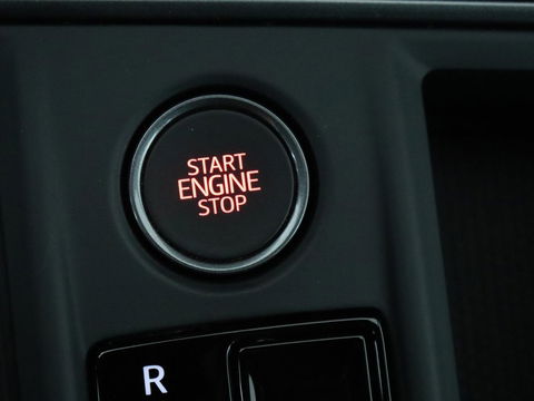 CUPRA Formentor 1.4 eHybrid VZ | 245pk | Stoelverwarming | 360 Camera | Adaptive cruise | Carplay | Navigatie | Sfeerverlichting | Keyless | Sportstoelen | Memory | PHEV | Plug In