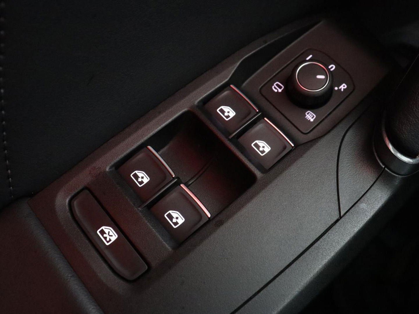 CUPRA Formentor 1.4 eHybrid VZ | 245pk | Stoelverwarming | 360 Camera | Adaptive cruise | Carplay | Navigatie | Sfeerverlichting | Keyless | Sportstoelen | Memory | PHEV | Plug In