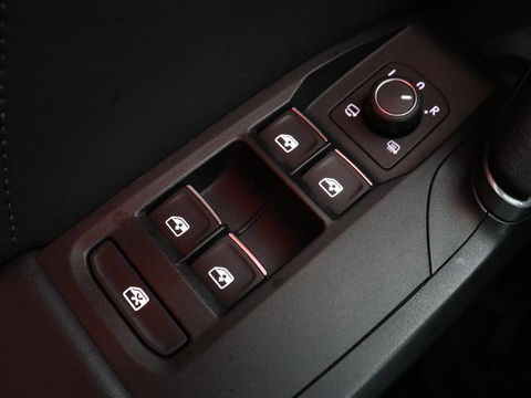 CUPRA Formentor 1.4 eHybrid VZ | 245pk | Stoelverwarming | 360 Camera | Adaptive cruise | Carplay | Navigatie | Sfeerverlichting | Keyless | Sportstoelen | Memory | PHEV | Plug In