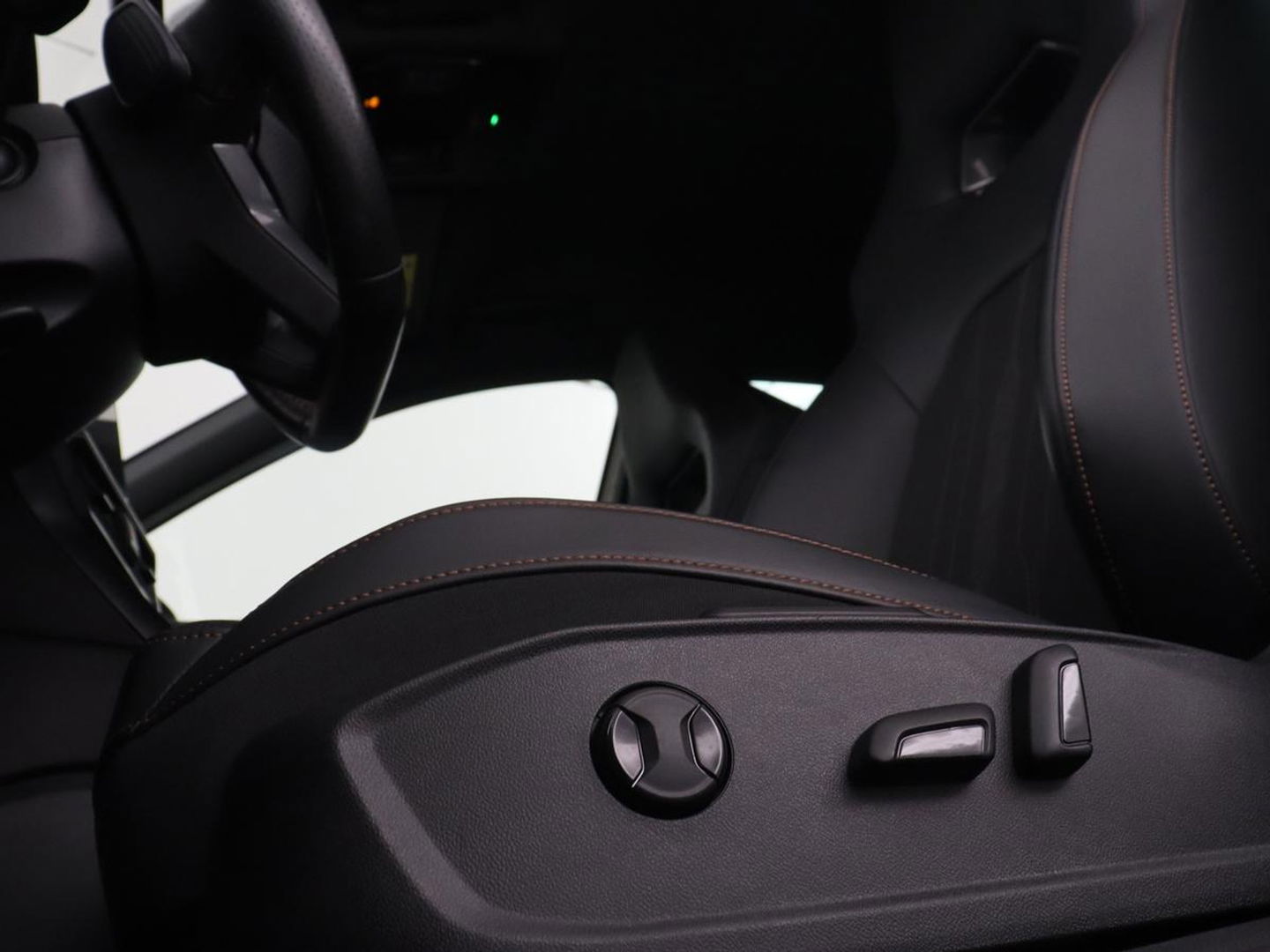 CUPRA Formentor 1.4 eHybrid VZ | 245pk | Stoelverwarming | 360 Camera | Adaptive cruise | Carplay | Navigatie | Sfeerverlichting | Keyless | Sportstoelen | Memory | PHEV | Plug In