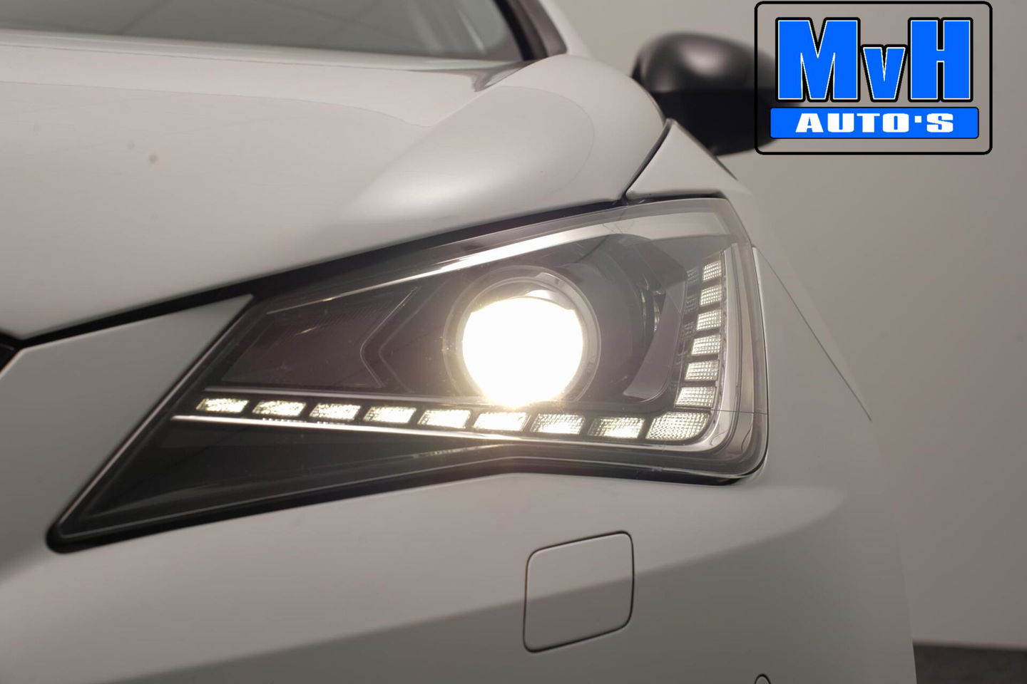 SEAT Ibiza SC 1.0 EcoTSI FR Connect|LUXE!|PANO|XENON|CARPLAY