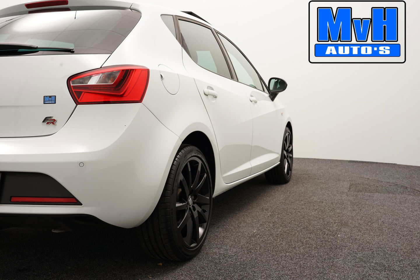 SEAT Ibiza SC 1.0 EcoTSI FR Connect|LUXE!|PANO|XENON|CARPLAY
