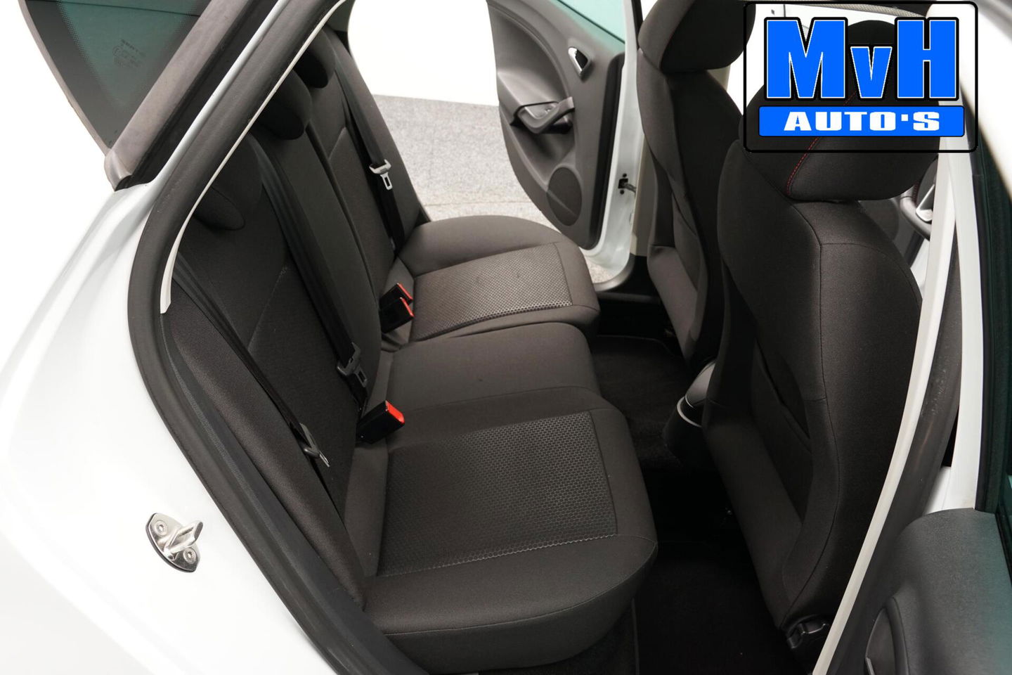 SEAT Ibiza SC 1.0 EcoTSI FR Connect|LUXE!|PANO|XENON|CARPLAY