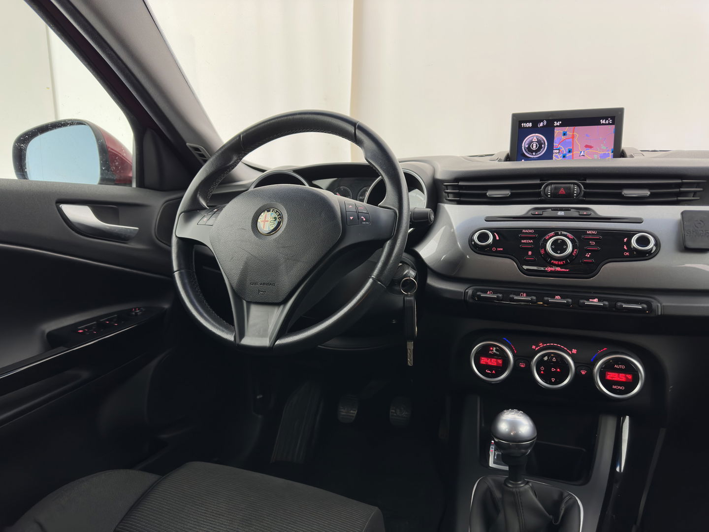 Alfa Romeo Giulietta 1.6 JTDm Distinctive *NAVI-FULLMAP | SPORT-SEATS | ECC | PDC | CRUISE | 17''ALU*