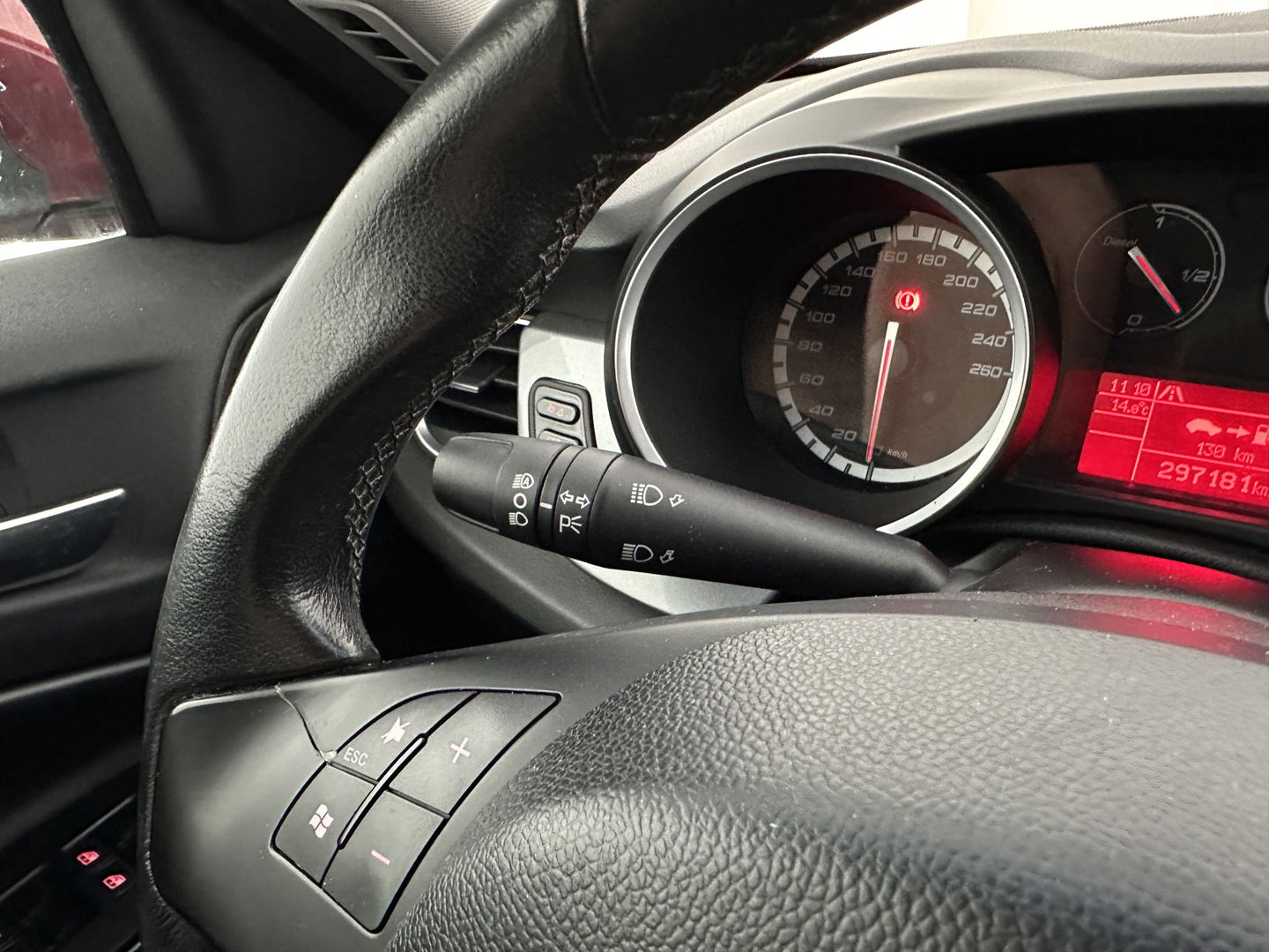 Alfa Romeo Giulietta 1.6 JTDm Distinctive *NAVI-FULLMAP | SPORT-SEATS | ECC | PDC | CRUISE | 17''ALU*