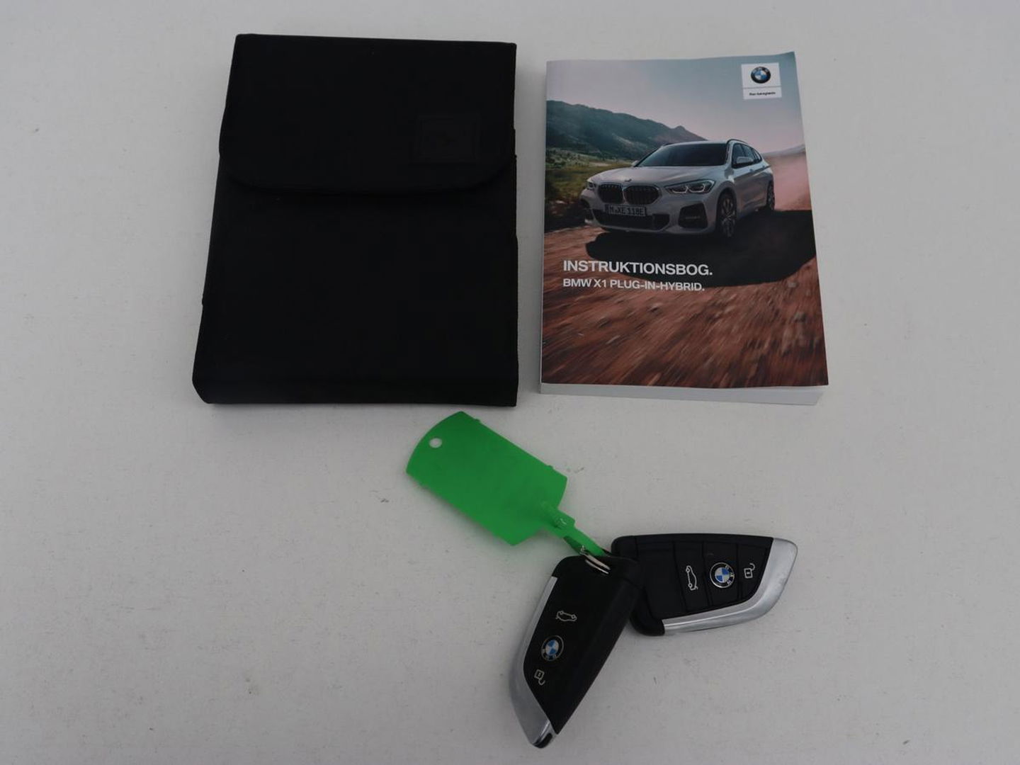 BMW X1 Xdrive25e Edrive Edition | Panoramadak | Stoelverwarming | Full LED | Navigatie | Climate control | Parkeerhulp | Cruise control | PHEV | Plug In