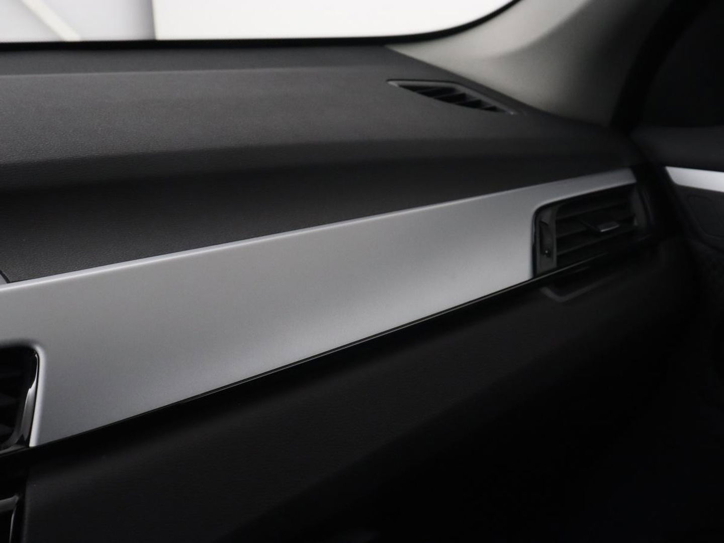 BMW X1 Xdrive25e Edrive Edition | Panoramadak | Stoelverwarming | Full LED | Navigatie | Climate control | Parkeerhulp | Cruise control | PHEV | Plug In