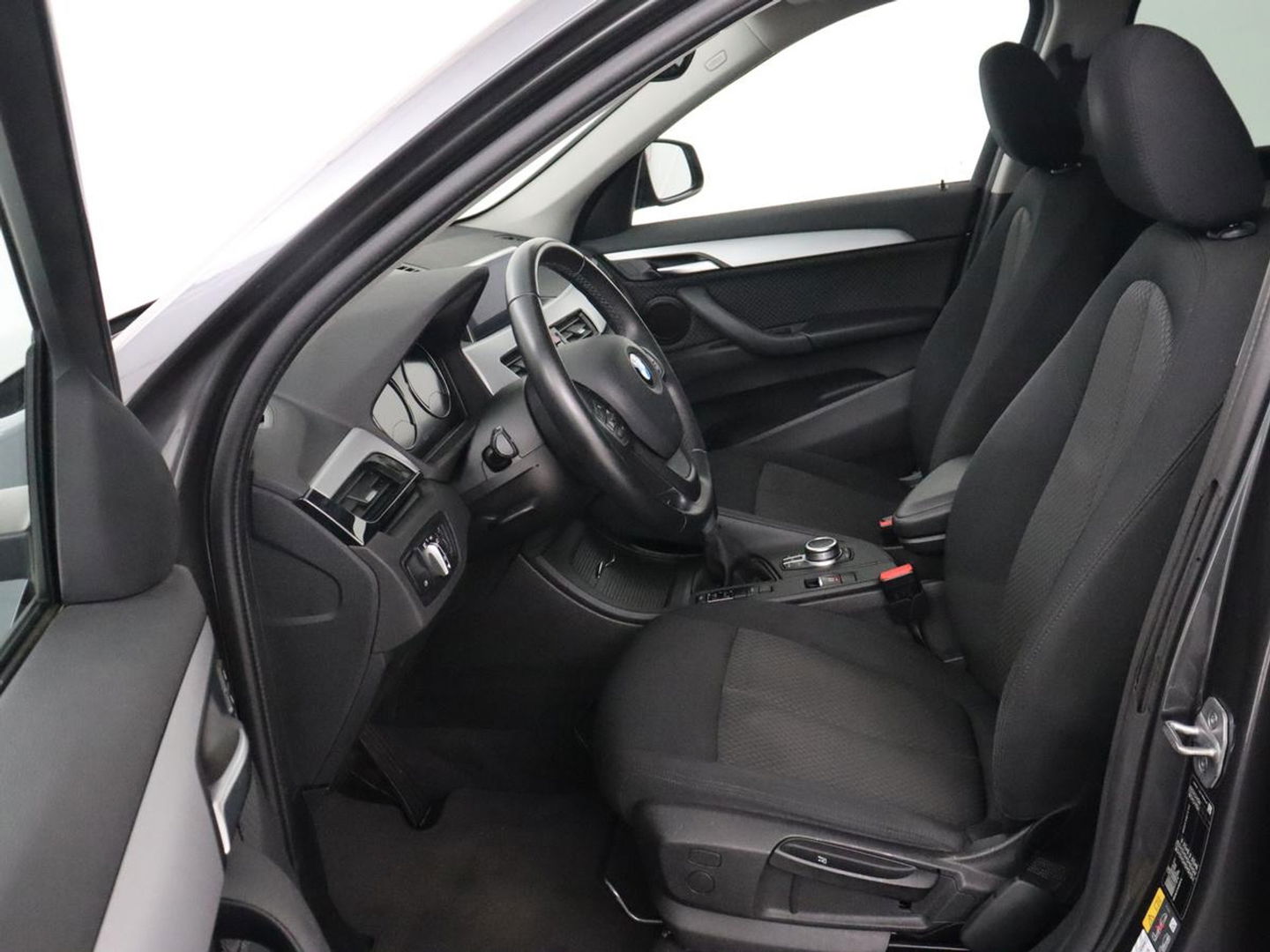 BMW X1 Xdrive25e Edrive Edition | Panoramadak | Stoelverwarming | Full LED | Navigatie | Climate control | Parkeerhulp | Cruise control | PHEV | Plug In