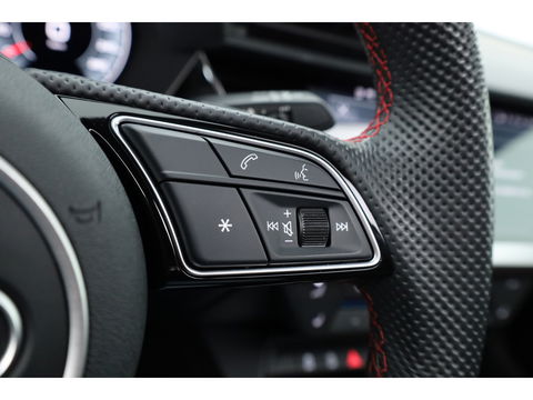 Audi A3 Sportback 35 TFSI | Pano | Afn. Trekhaak | Sportstoelen | Apple CarPlay | Stoelverw. | Camera | 17"