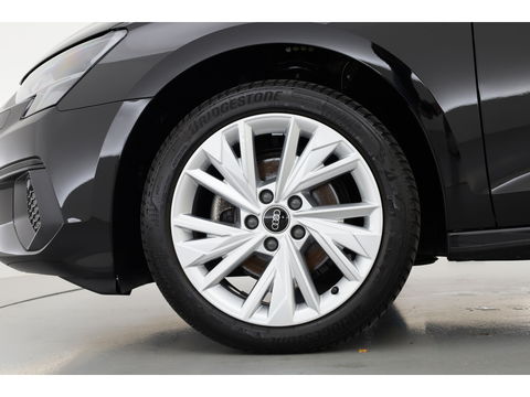 Audi A3 Sportback 35 TFSI | Pano | Afn. Trekhaak | Sportstoelen | Apple CarPlay | Stoelverw. | Camera | 17"