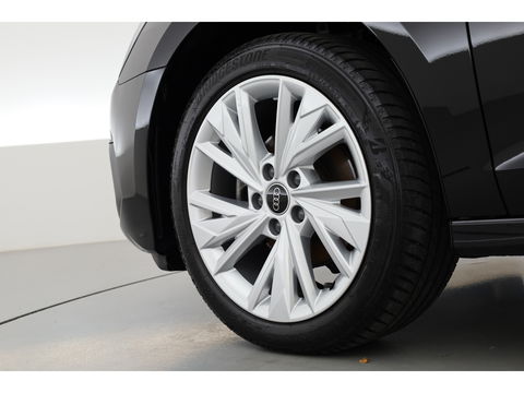 Audi A3 Sportback 35 TFSI | Pano | Afn. Trekhaak | Sportstoelen | Apple CarPlay | Stoelverw. | Camera | 17"